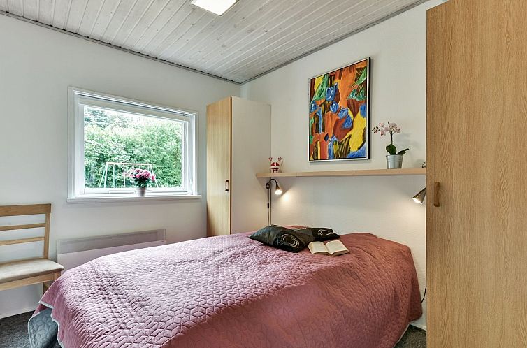 Vakantiehuis "Sunna" - 1km from the sea