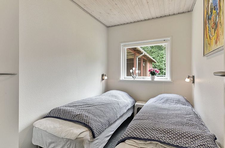 Vakantiehuis "Sunna" - 1km from the sea