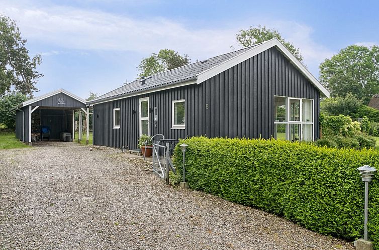 Vakantiehuis "Locan" - 1.2km from the sea