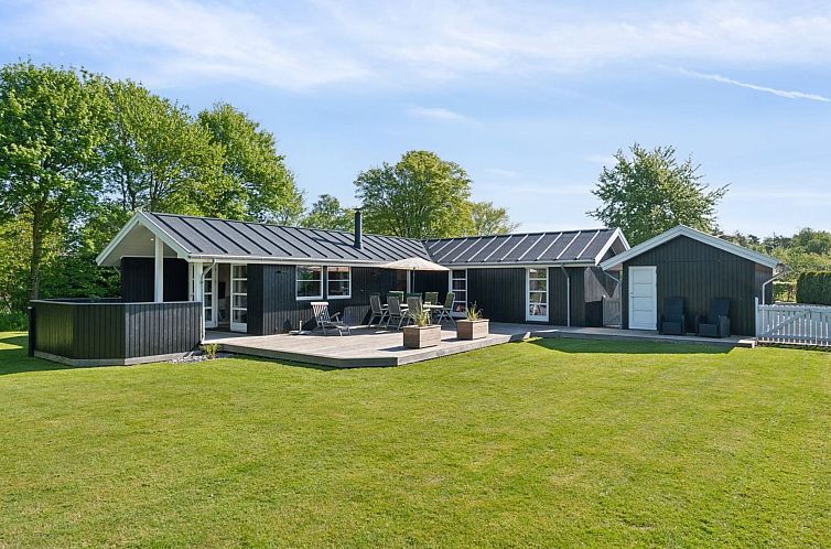 Vakantiehuis "Melvin" - 700m from the sea