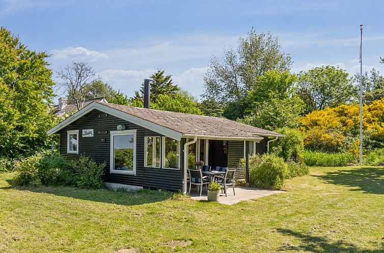 Vakantiehuis "Benthe" - 200m from the sea