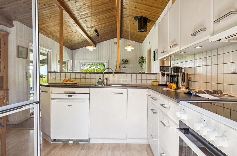 Vakantiehuis "Benthe" - 200m from the sea