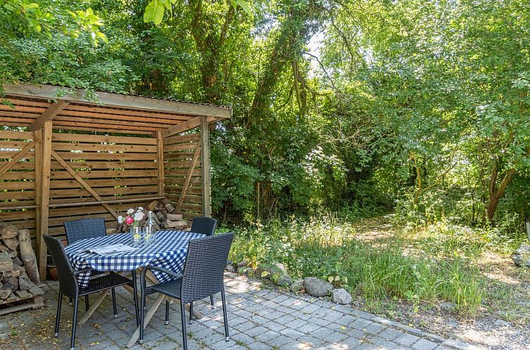 Vakantiehuis "Elvin" - 2.7km from the sea