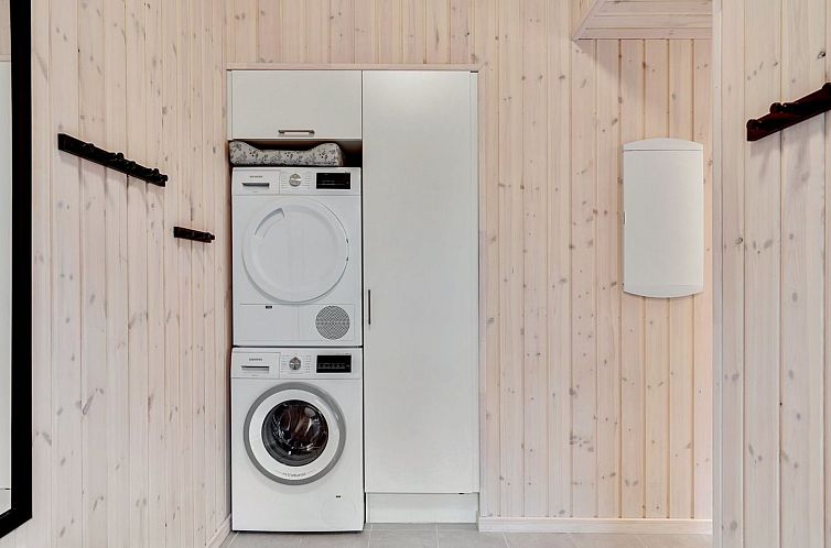 Vakantiehuis "Jorn" - 75m from the sea