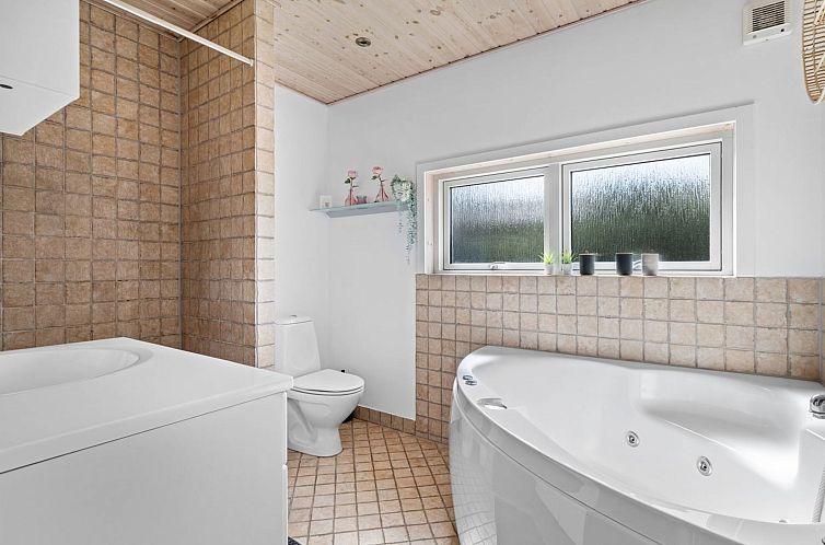 Vakantiehuis "Anouk" - 700m from the sea
