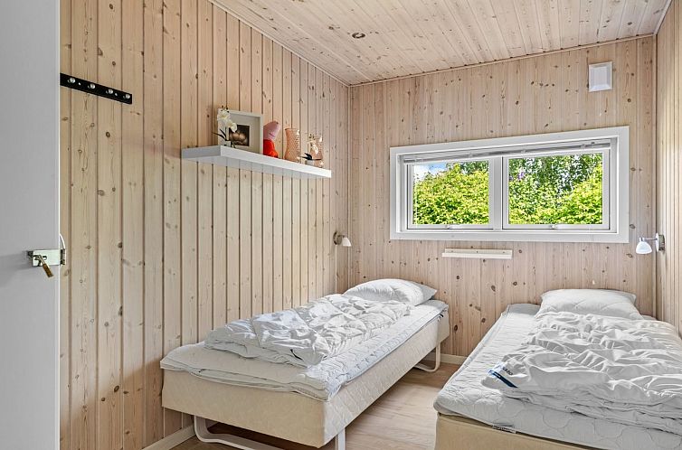 Vakantiehuis "Anouk" - 700m from the sea