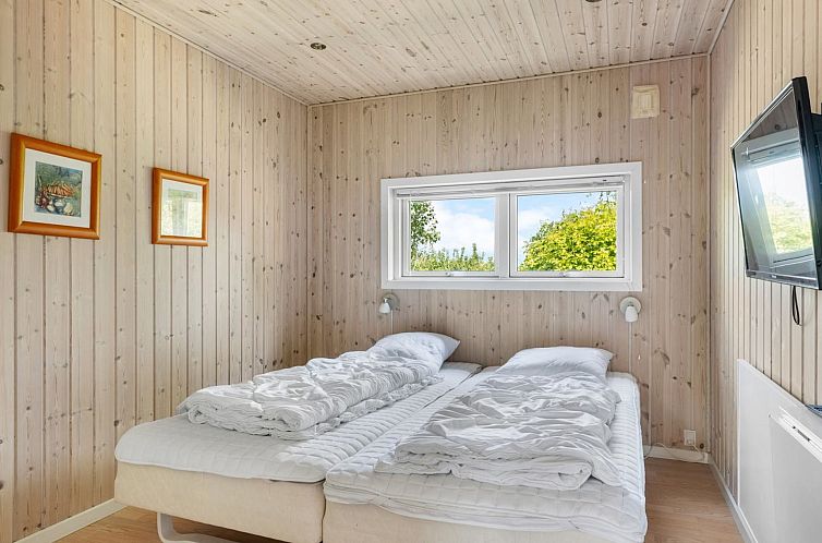 Vakantiehuis "Anouk" - 700m from the sea