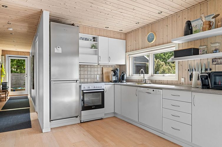 Vakantiehuis "Anouk" - 700m from the sea