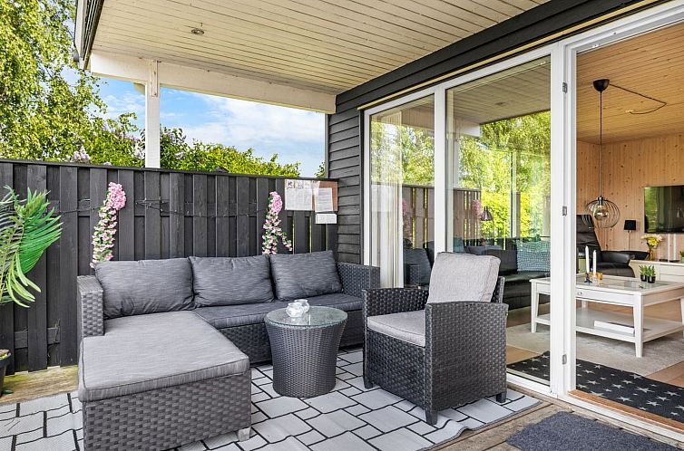 Vakantiehuis "Anouk" - 700m from the sea