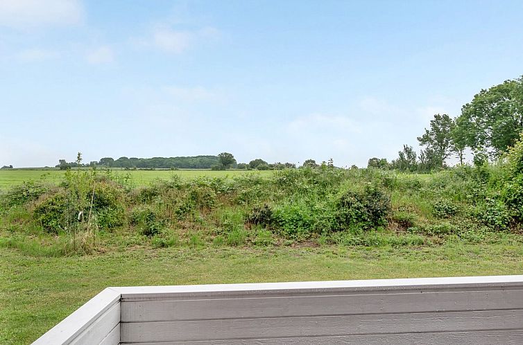 Vakantiehuis "Emly" - 1.1km from the sea