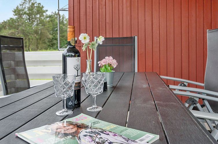 Vakantiehuis "Emly" - 1.1km from the sea