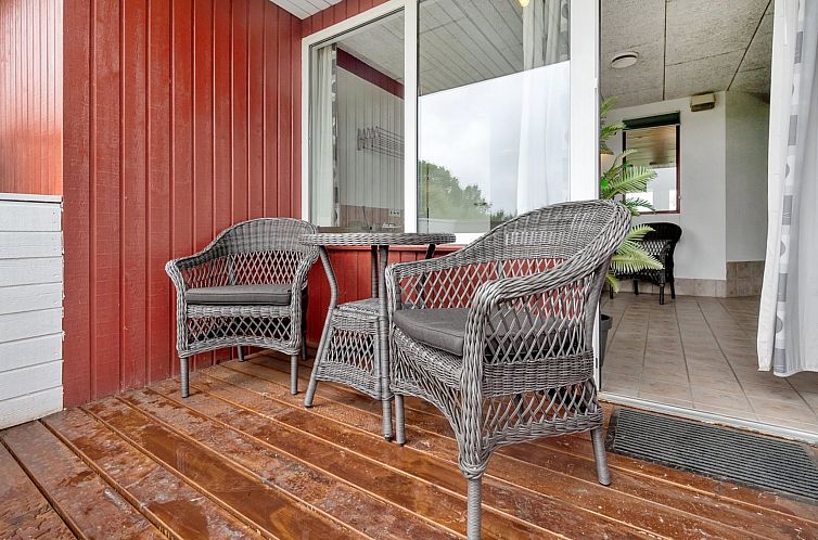 Vakantiehuis "Emly" - 1.1km from the sea