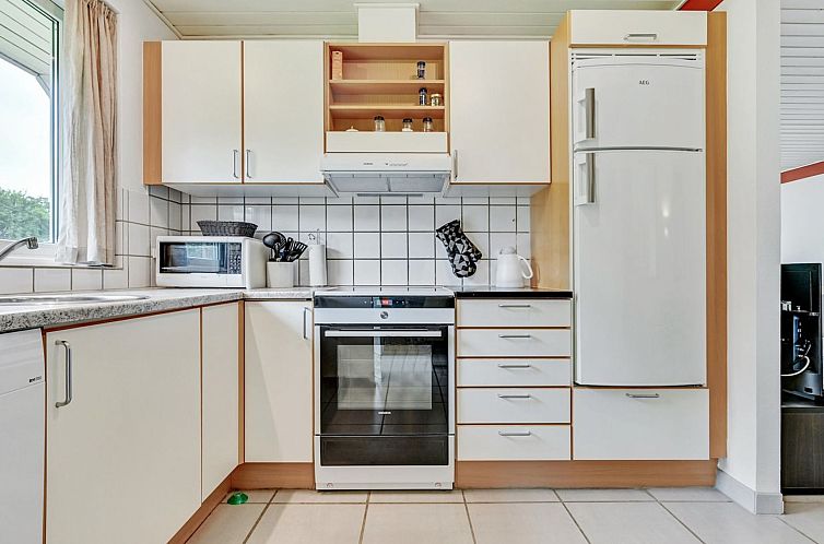 Vakantiehuis "Emly" - 1.1km from the sea