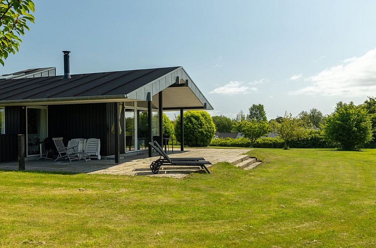 Vakantiehuis "Osa" - 150m from the sea