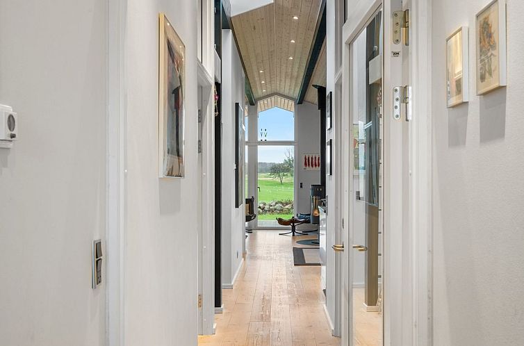 Vakantiehuis "Osa" - 150m from the sea