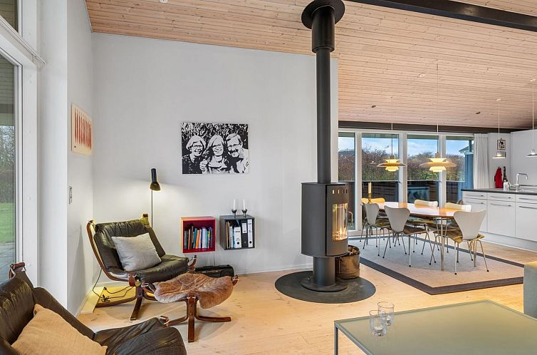 Vakantiehuis "Osa" - 150m from the sea