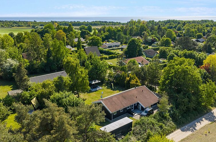 Vakantiehuis "Jorinde" - 1km from the sea