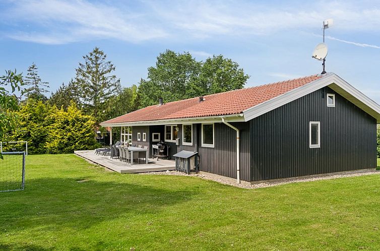 Vakantiehuis "Jorinde" - 1km from the sea