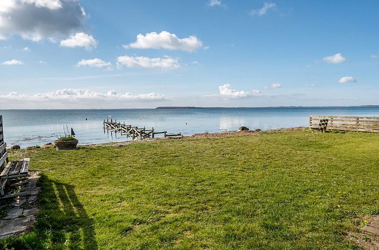 Vakantiehuis "Loella" - 35m from the sea