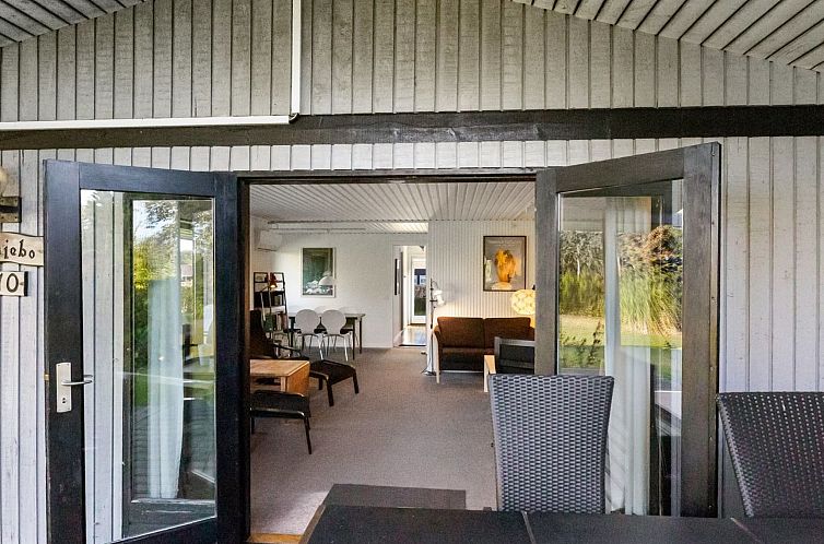 Vakantiehuis "Kajsa" - 250m from the sea