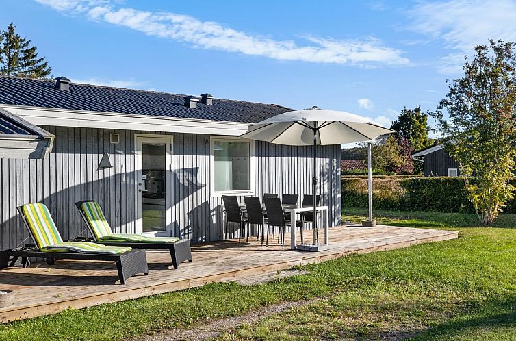 Vakantiehuis "Kajsa" - 250m from the sea