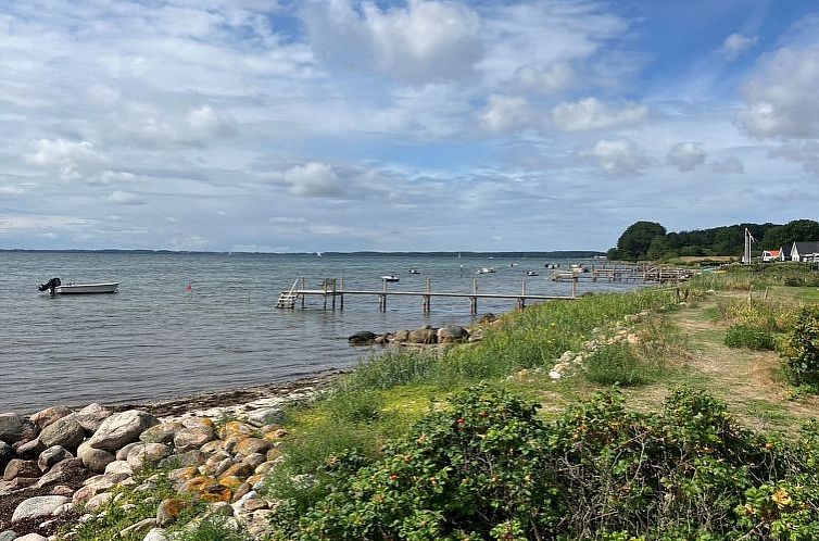 Vakantiehuis "Snari" - 10m from the sea