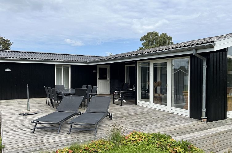 Vakantiehuis "Loella" - 35m from the sea