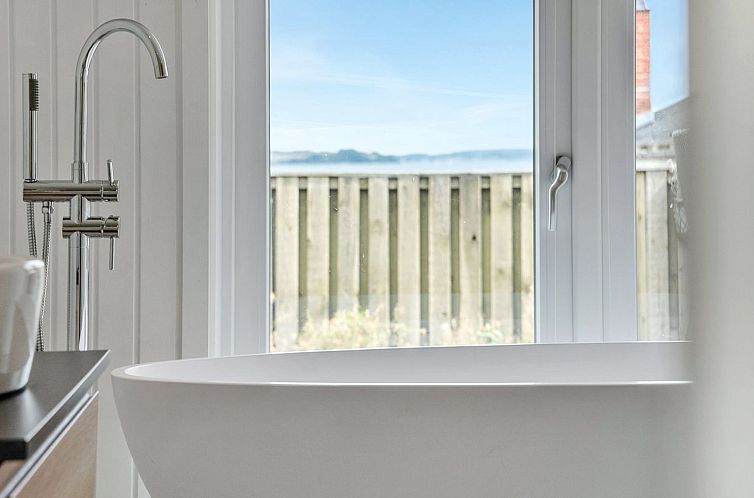 Vakantiehuis "Elain" -  from the sea