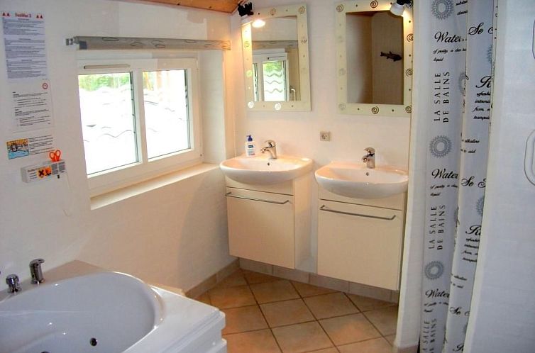 Vakantiehuis Modernes, geräumiges Haus mit großer Terrasse