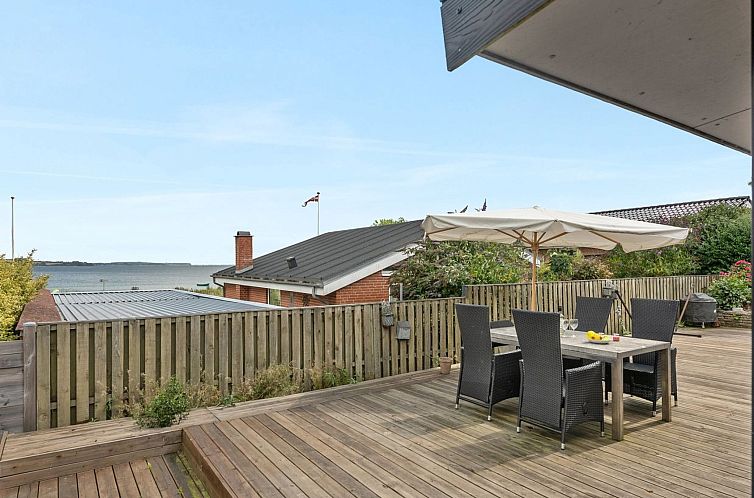 Vakantiehuis "Sighfrith" - 150m from the sea