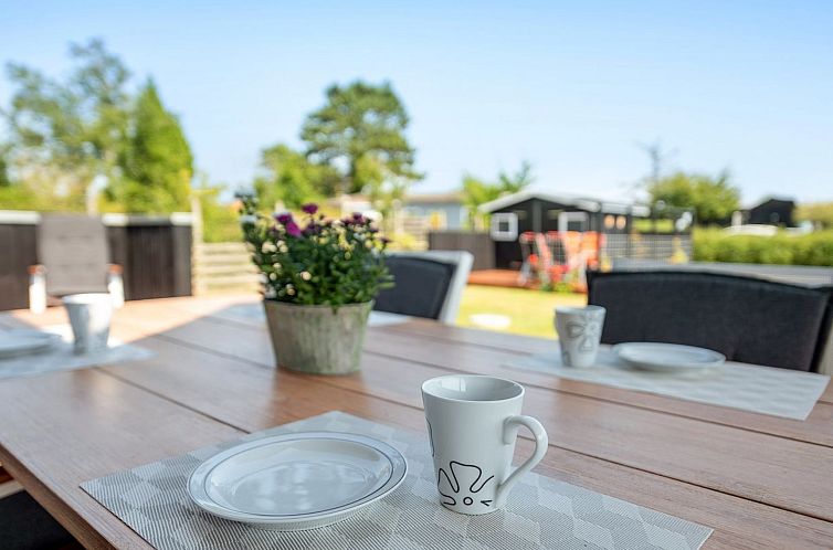Vakantiehuis "Yorik" - 1.6km from the sea