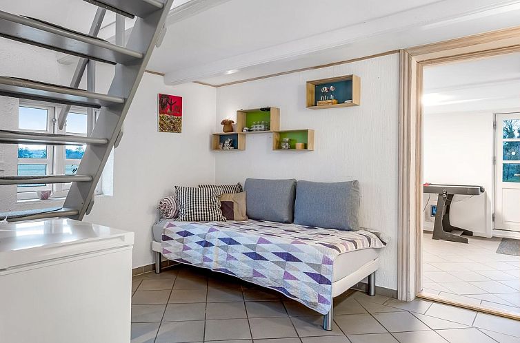 Vakantiehuis "Yorik" - 1.6km from the sea