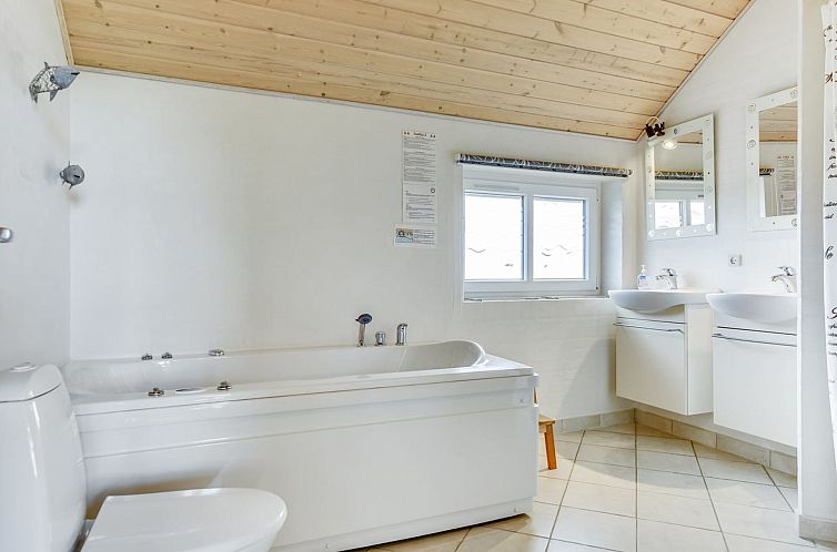 Vakantiehuis "Maleen" - 100m from the sea