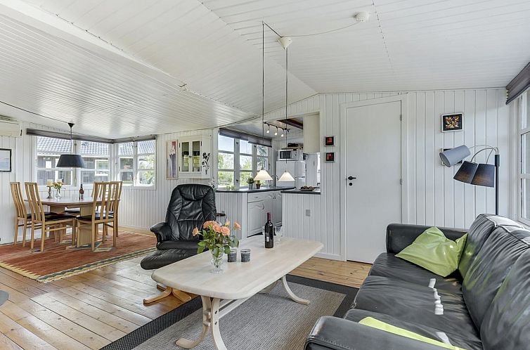 Vakantiehuis "Hjalmsvider" - 300m from the sea