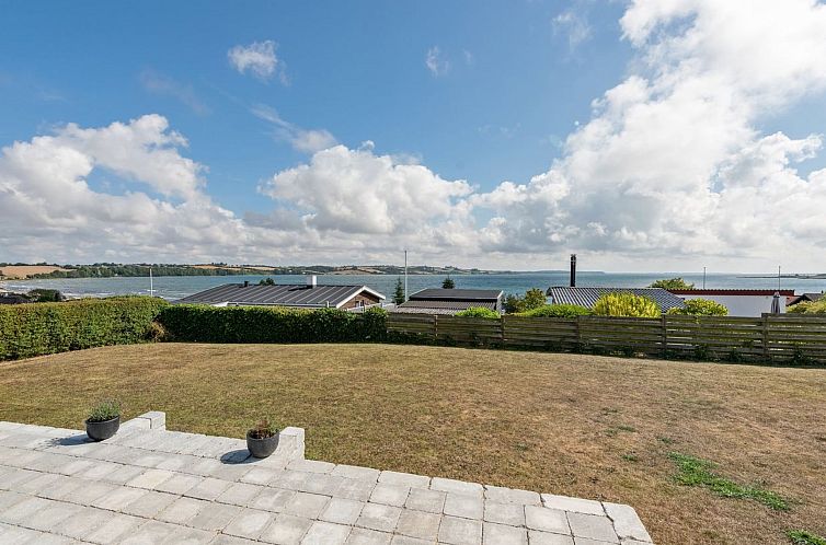 Vakantiehuis "Beowulf" - 200m from the sea