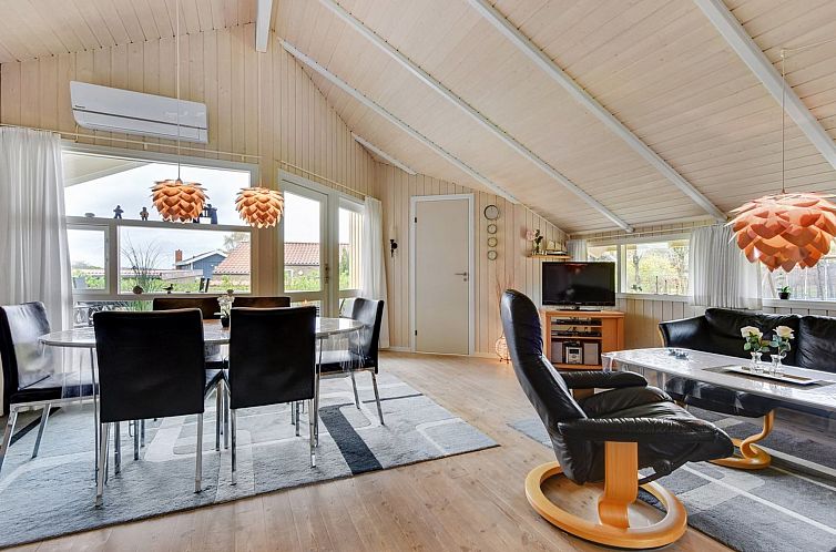 Vakantiehuis "Hwiting" - 200m from the sea