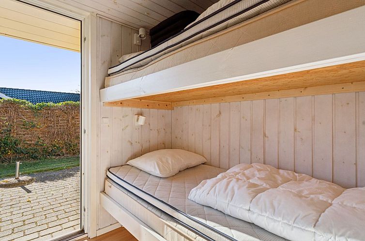 Vakantiehuis "Dolores" - 100m from the sea