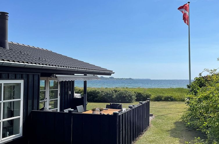 Vakantiehuis "Withger" - 20m from the sea