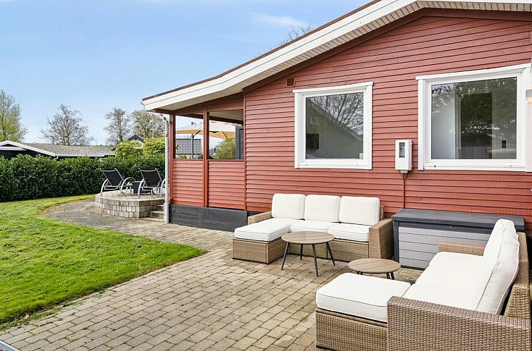 Vakantiehuis "Safina" - 100m from the sea