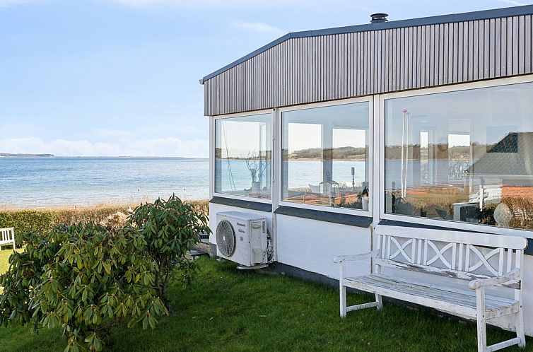 Vakantiehuis "Solbritt" - 30m from the sea