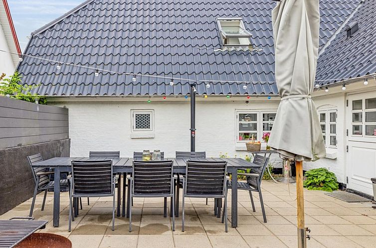 Vakantiehuis "Yorik" - 1.6km from the sea