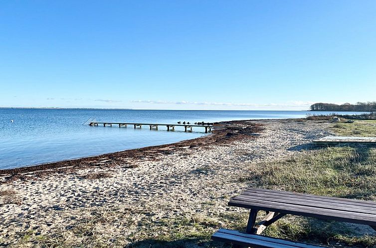 Vakantiehuis "Yorik" - 1.6km from the sea