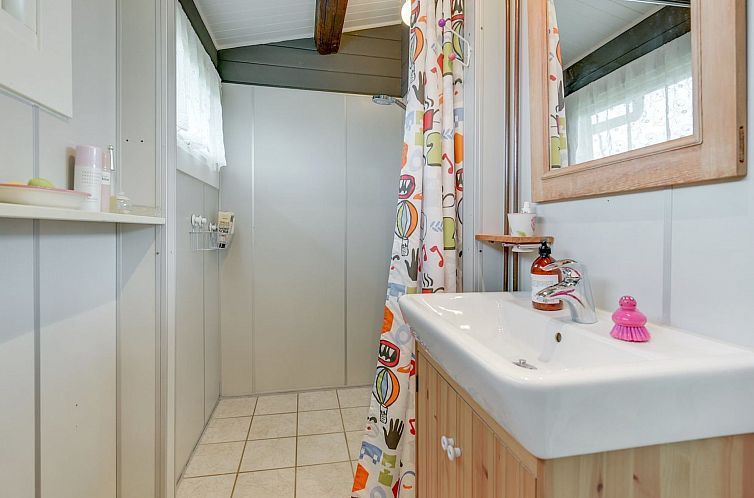 Vakantiehuis "Ylvie" - 150m from the sea