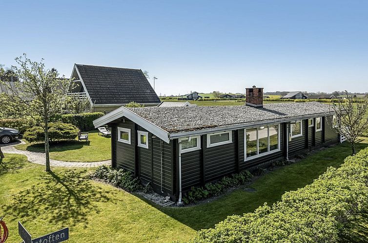 Vakantiehuis "Ylvie" - 150m from the sea