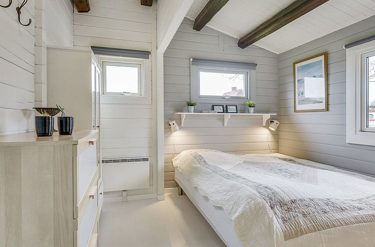 Vakantiehuis "Ylvie" - 150m from the sea