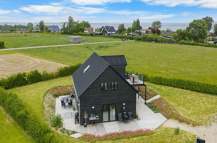 Vakantiehuis "Aliana" - 300m from the sea