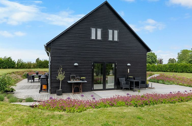 Vakantiehuis "Aliana" - 300m from the sea