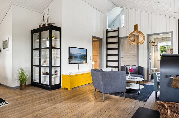 Vakantiehuis "Jelko" - 375m from the sea