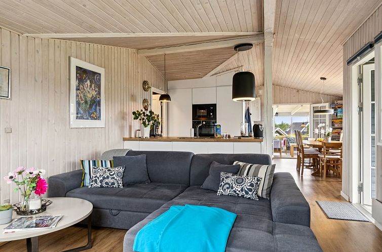 Vakantiehuis "Diddi" - 170m from the sea