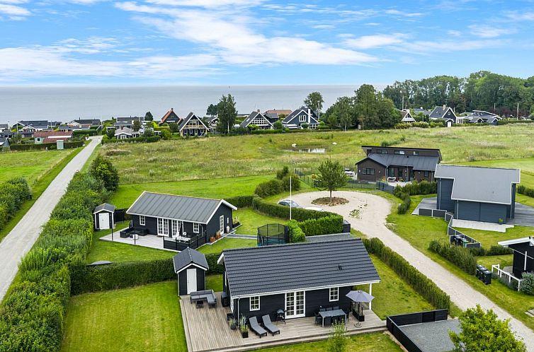 Vakantiehuis "Diddi" - 170m from the sea